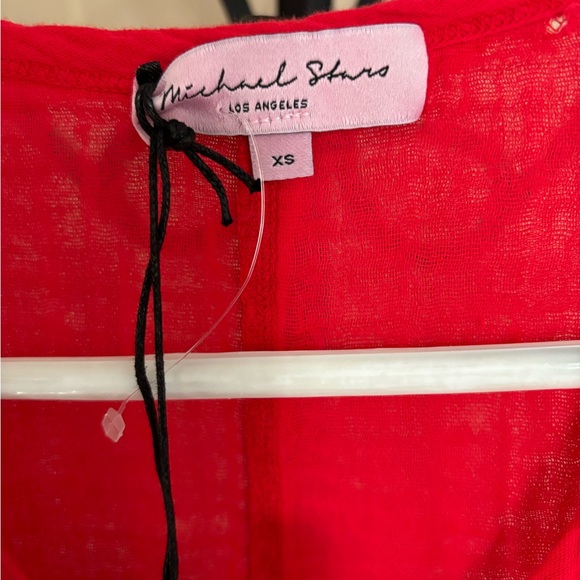 Michael Stars Draya Gauze V-Neck Top Salsa Red Size Small
New With Tags - Picture 3 of 7